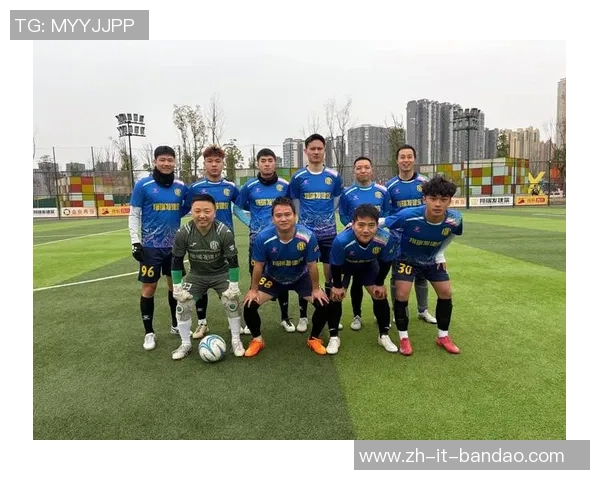 足球换车牌的创意玩法让你在赛场与街头尽情展现个性与热情