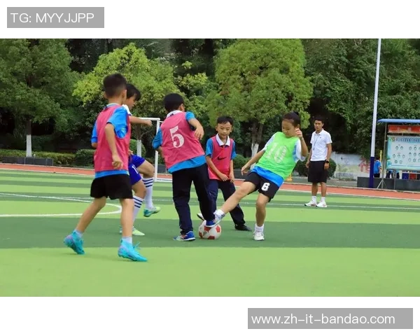 踢足球聚集的乐趣与团队精神如何在年轻人中传递与发展